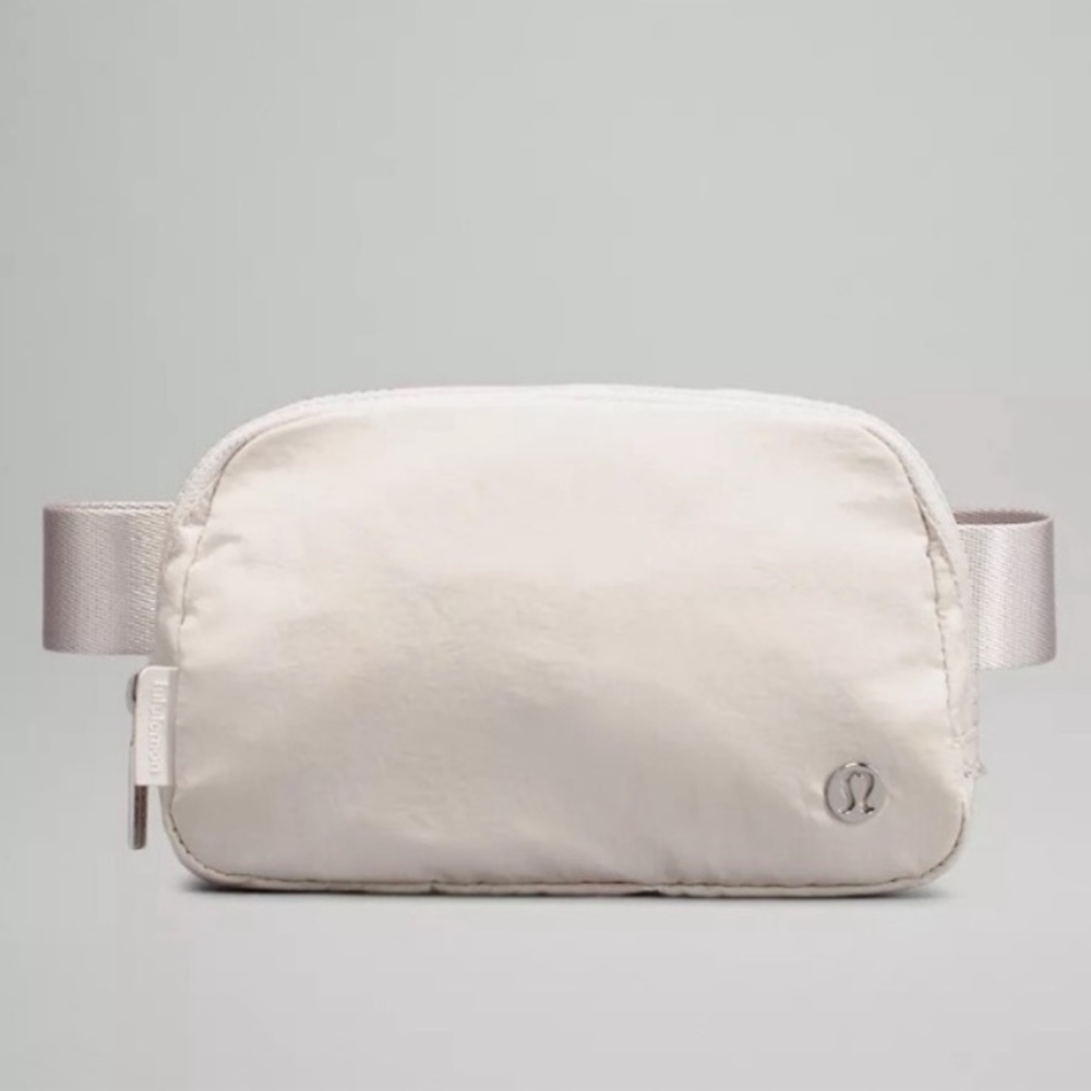 🔴 lululemon Everywhere Belt Bag White Opal EBB *metal logo